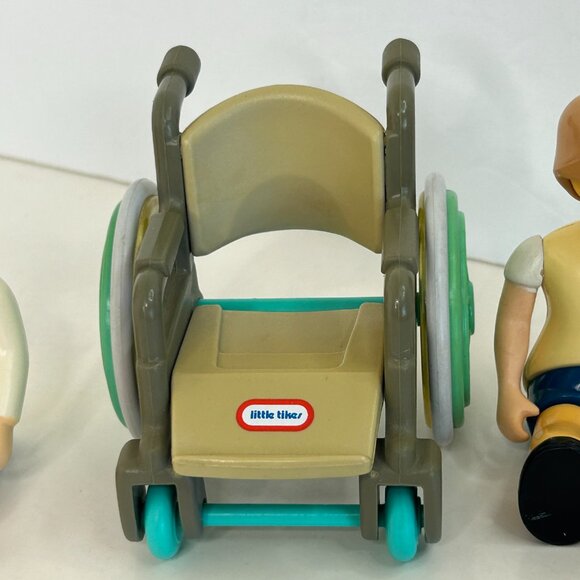 Little Tikes Place Miniatures Wheelchair and Two Friend Figures Set 1993 USA - Picture 3 of 16